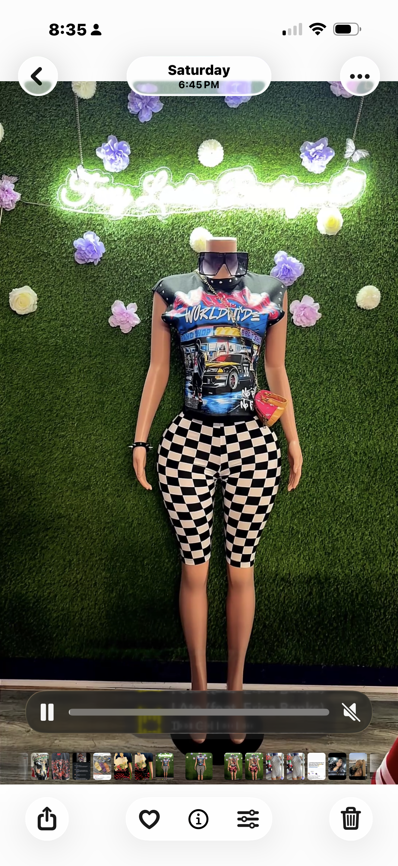 Short sleeve graphic top