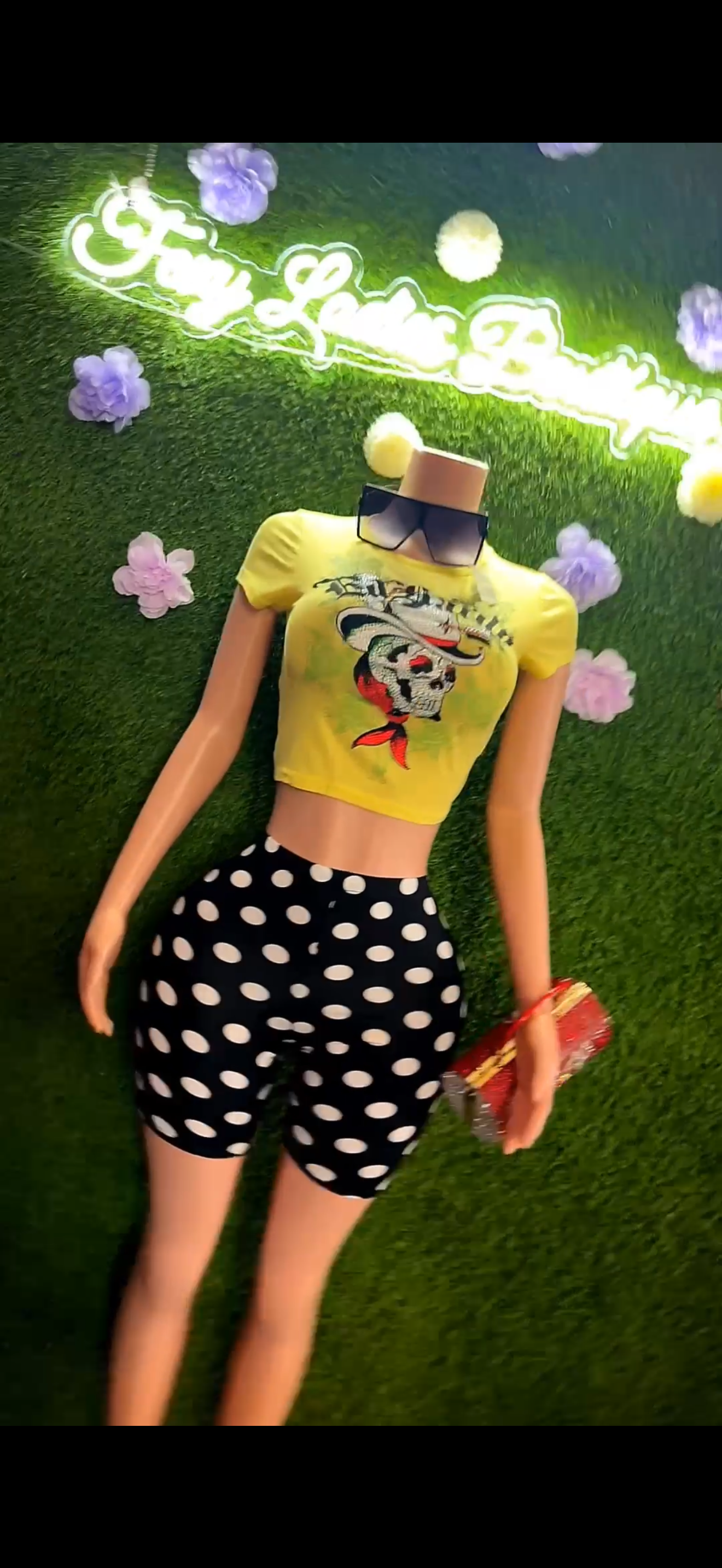 Short sleeve graphic top