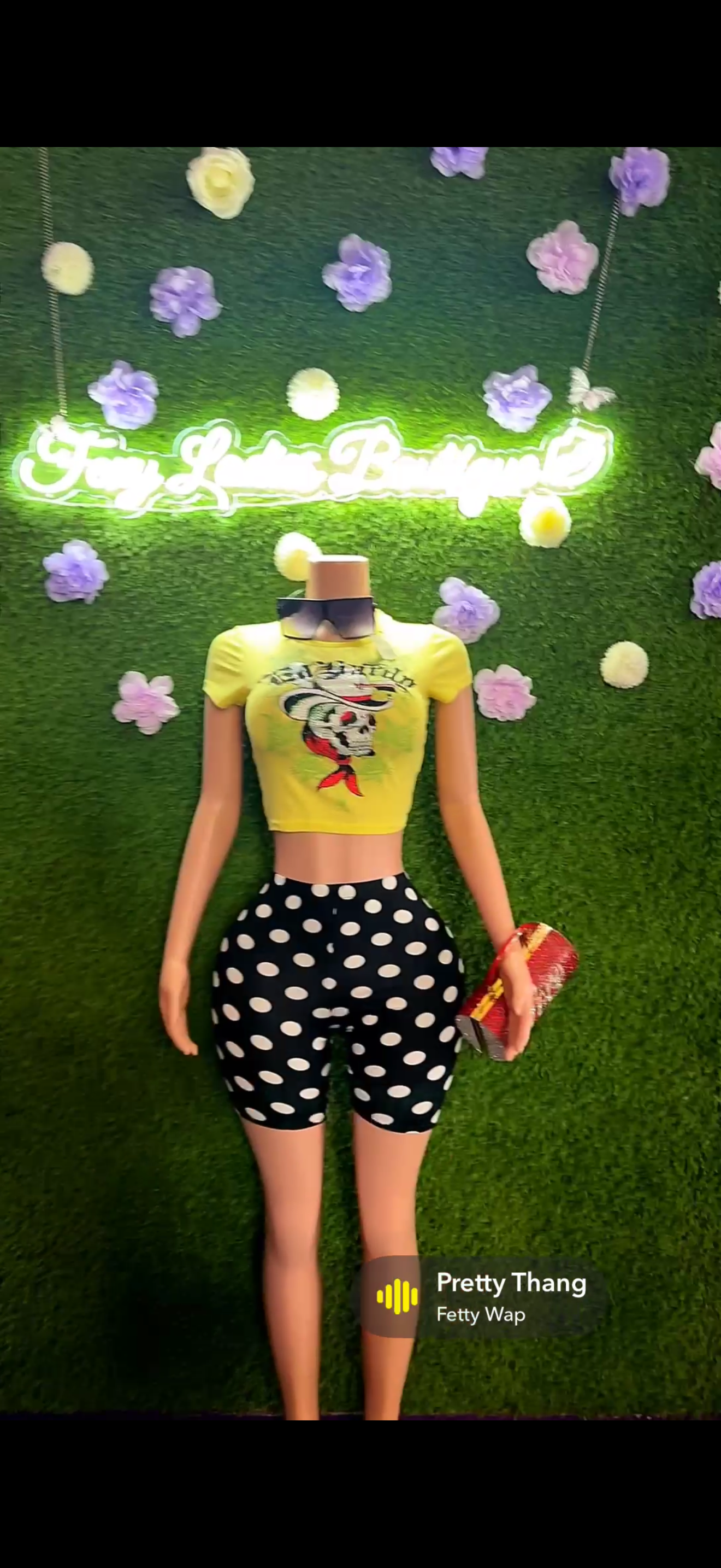 Short sleeve graphic top